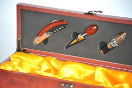 Skrzynka na butelkę wina z akcesoriami